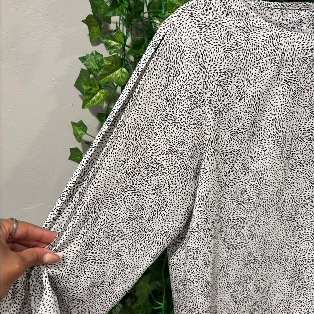 A new day Black and White Speckled Blouse